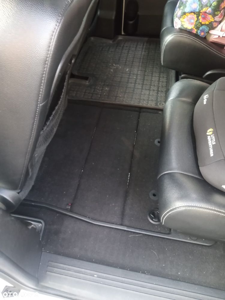Chrysler Town & Country - 22