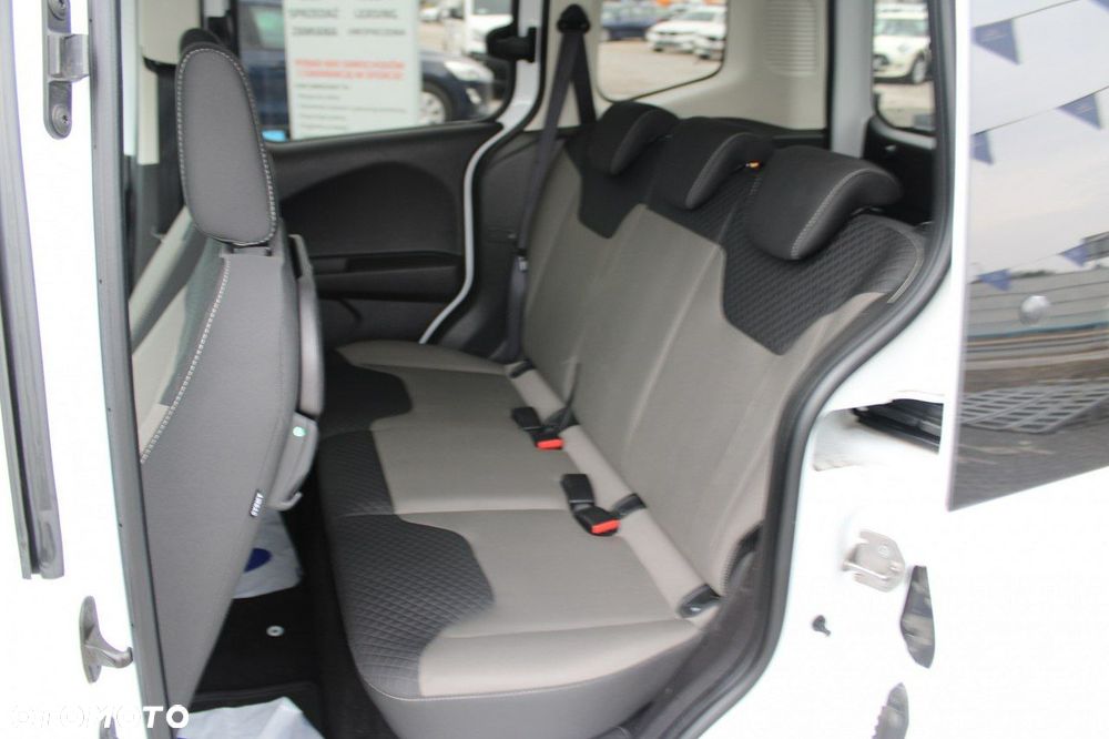 Ford Tourneo Courier - 15