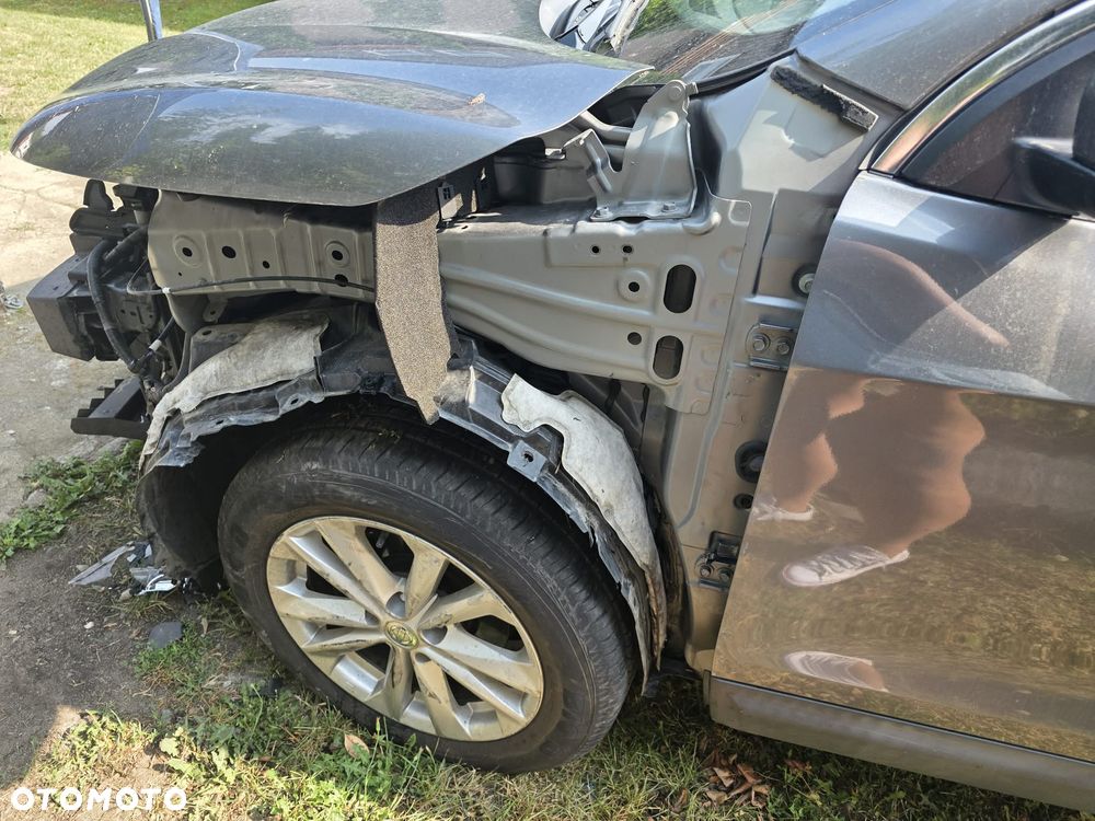 Nissan Rogue - 5