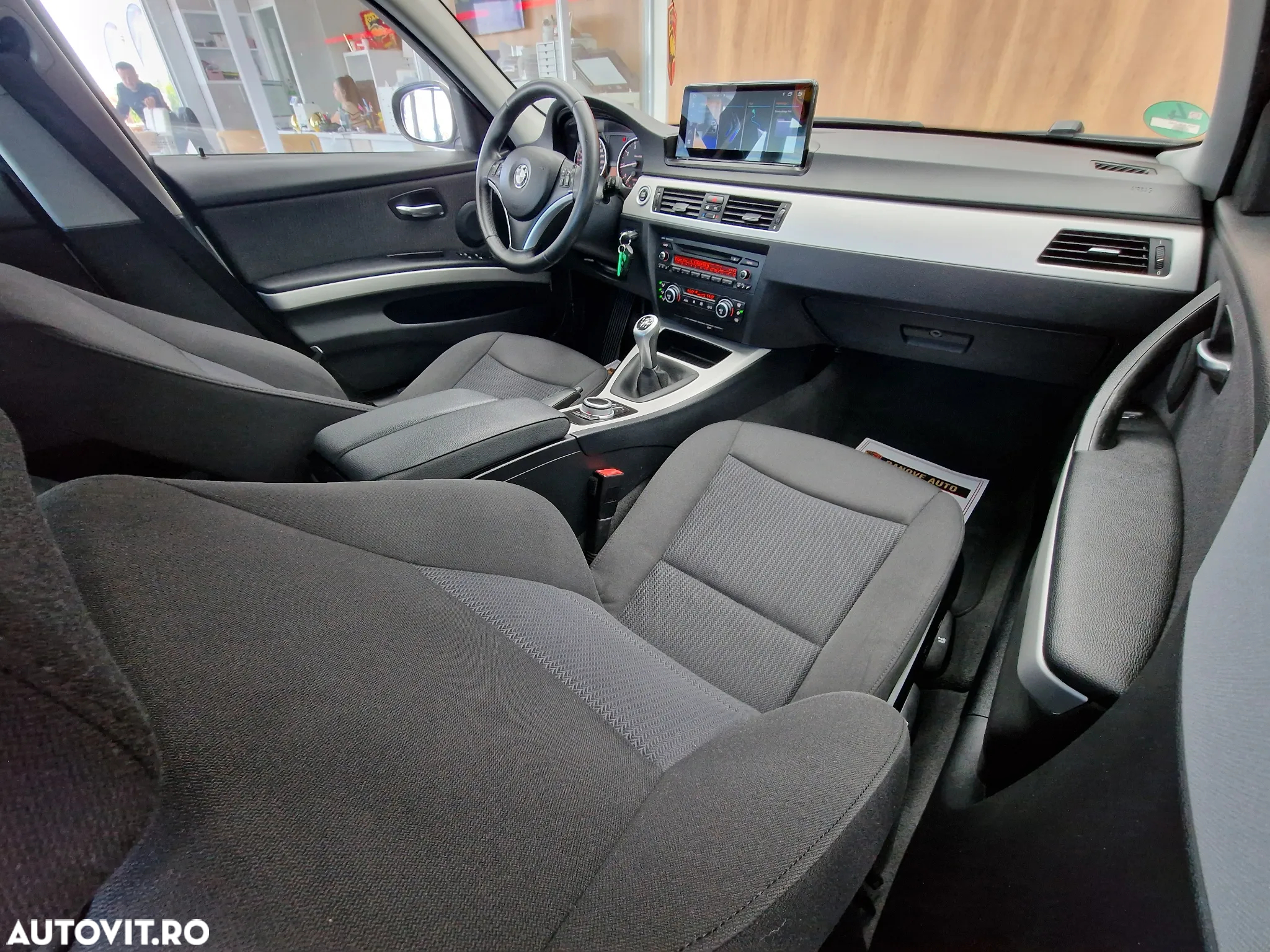 BMW Seria 3 318i - 16