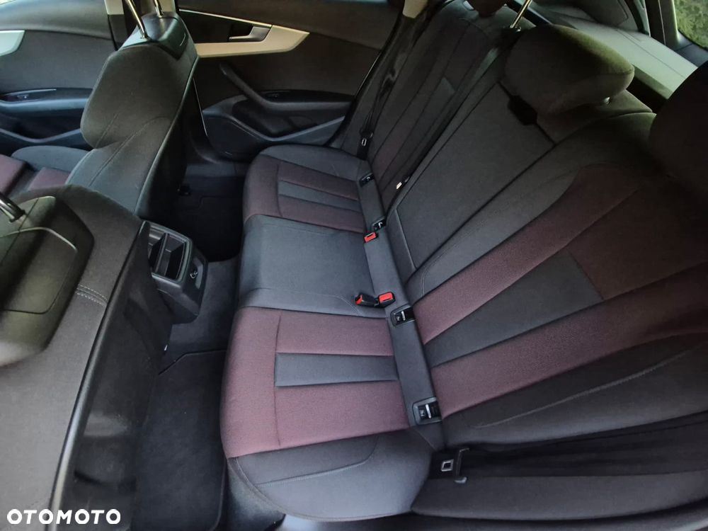 Audi A4 Avant 40 TDI quattro S tronic S line - 29