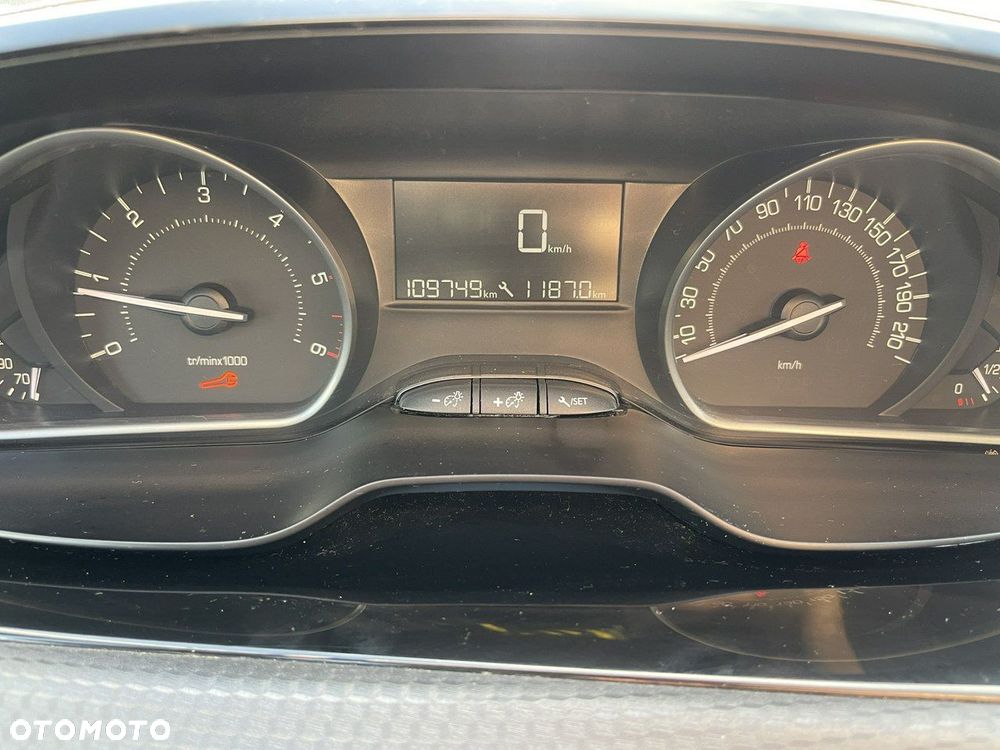 Peugeot 2008 1.6 BlueHDi Active - 11