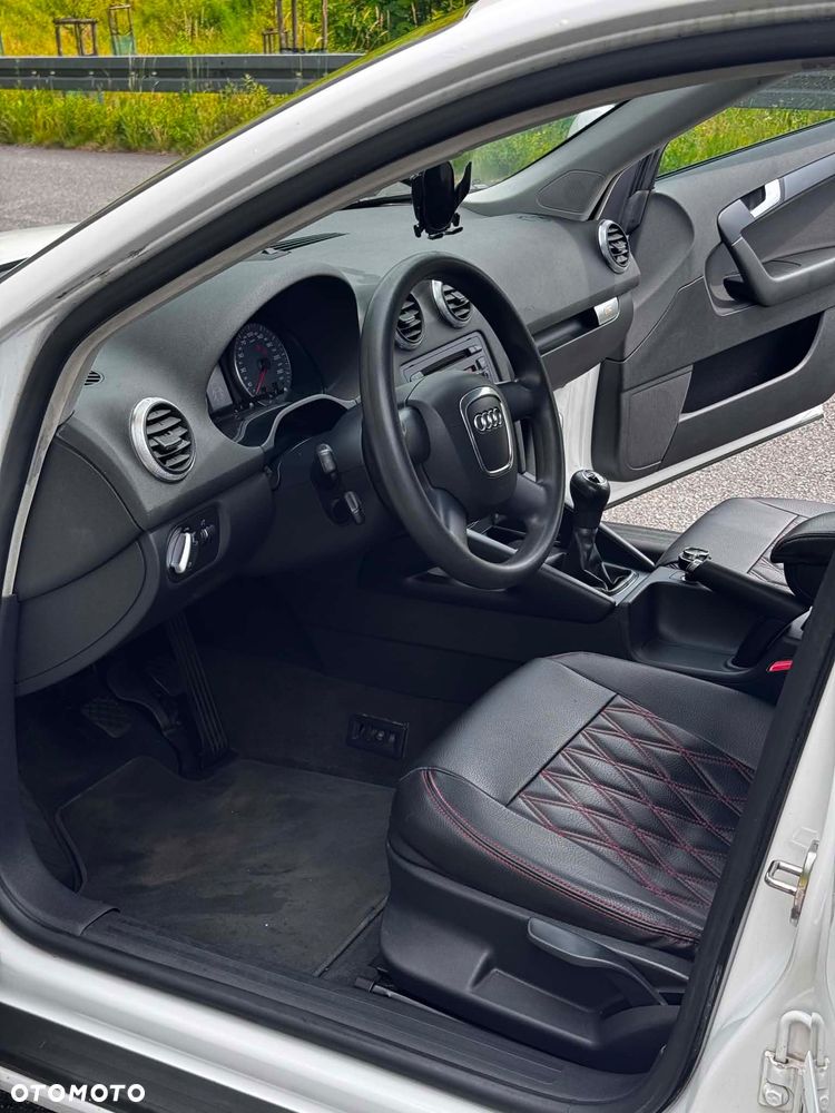 Audi A3 Sportback 1.6 TDI Attraction - 9