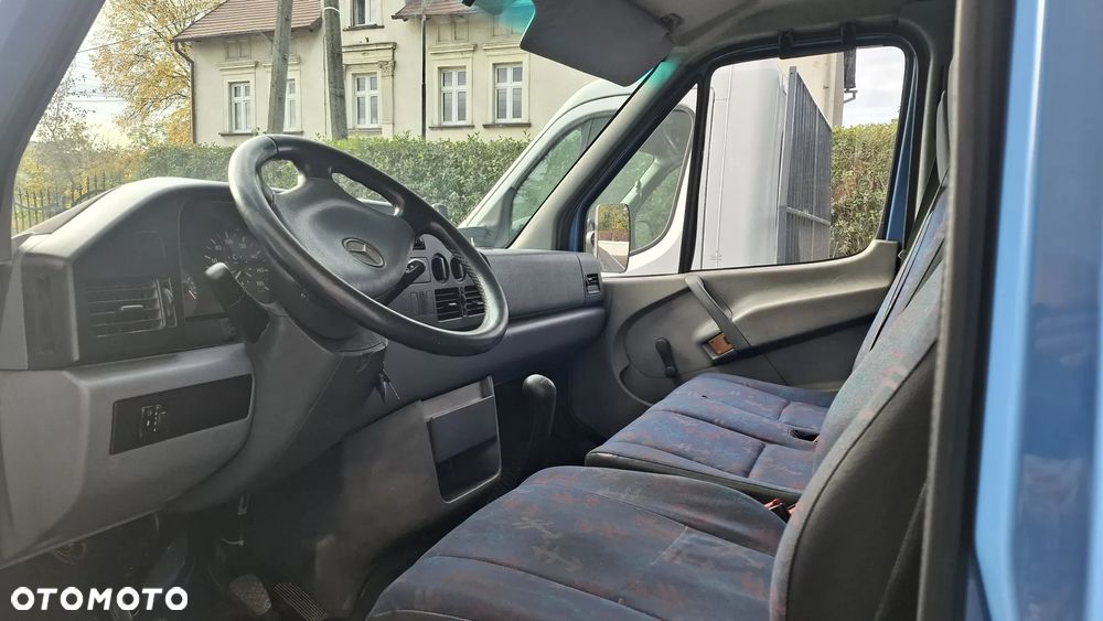 Mercedes-Benz 412d - 7