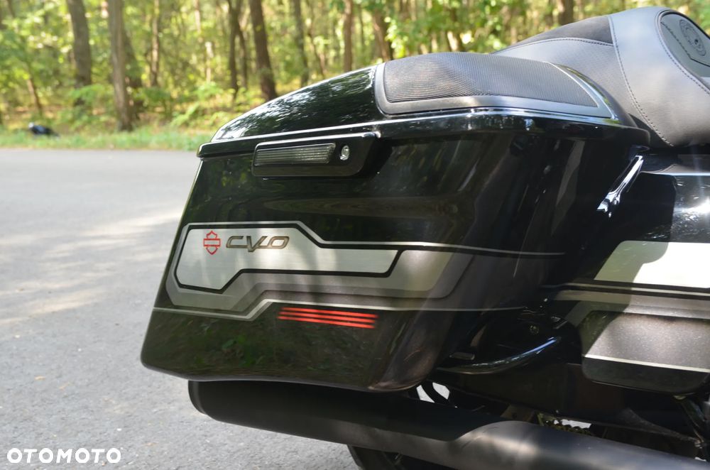 Harley-Davidson Touring Street Glide - 27