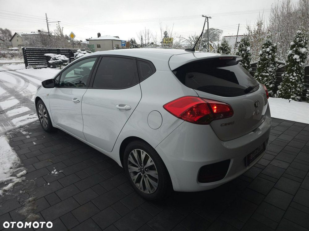 Kia Ceed - 8