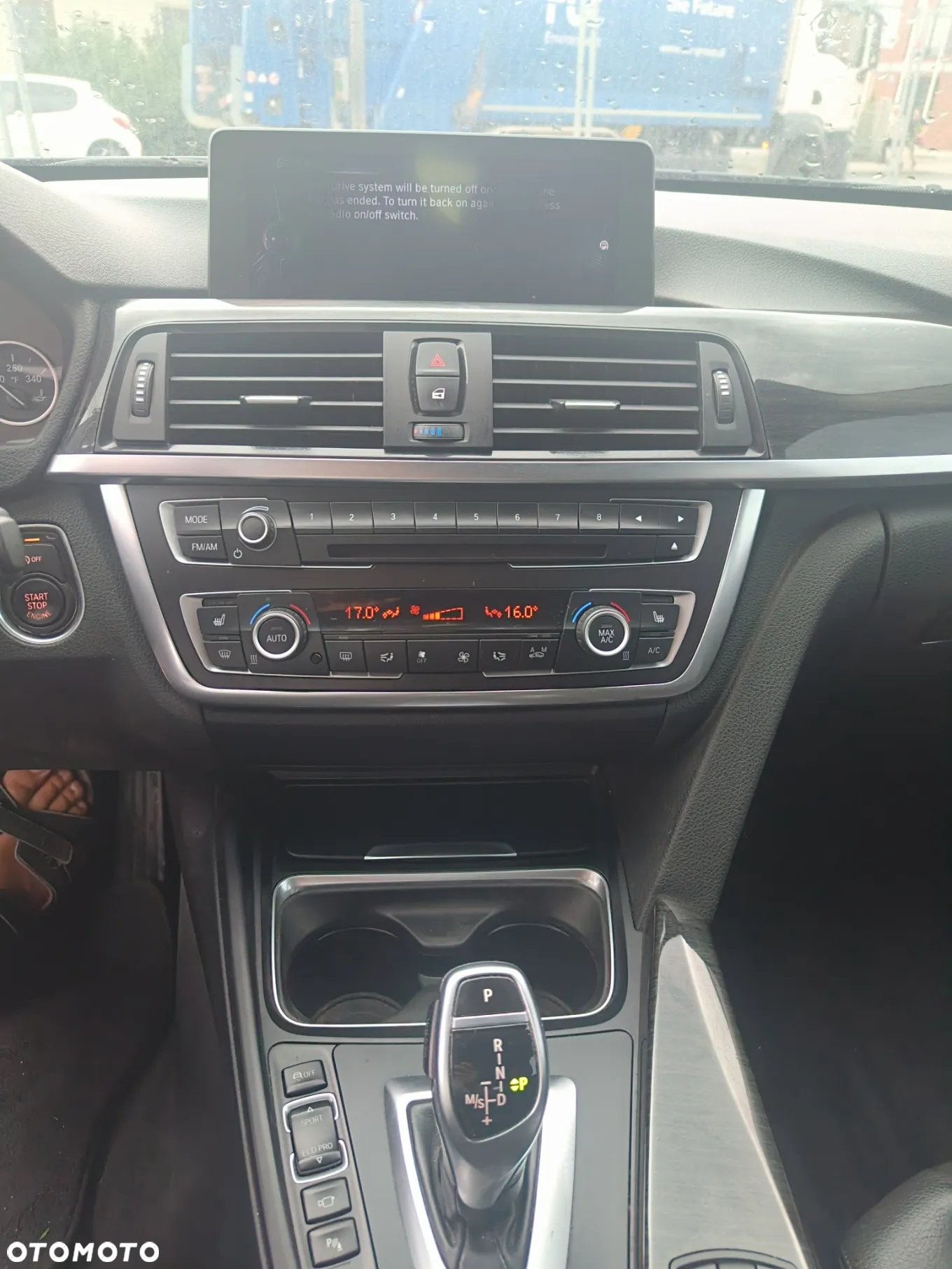 BMW Seria 3 328i Touring xDrive Sport-Aut - 33