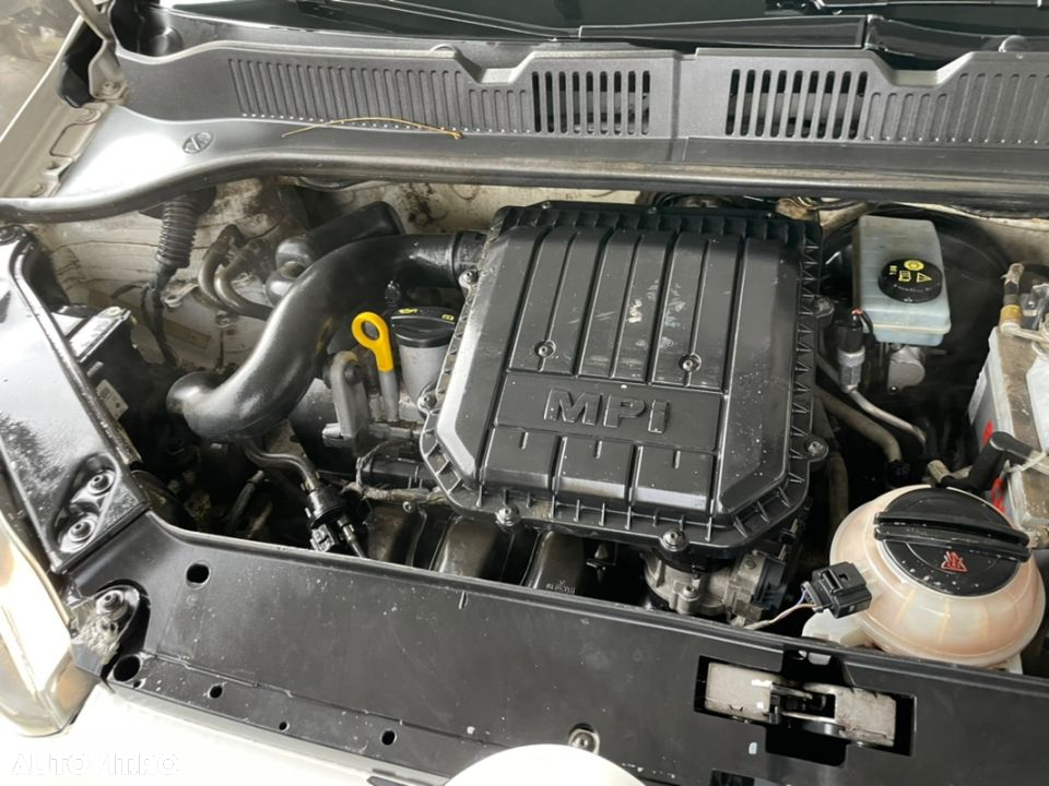 piese auto vw Up Skoda Citigo seat din 2013 motor 1000 MPI benzina chy cutie viteze planetara model in 4 uși dezmembrez  airbaguri centuri polița portbagaj broasca scaune bancheta - 7