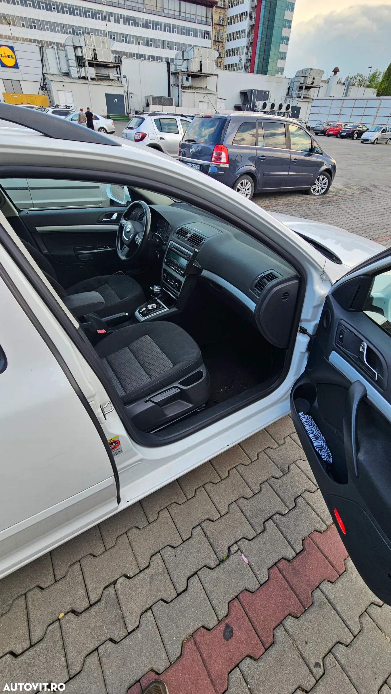 Skoda Octavia 1.6 TDI Classic DSG - 5