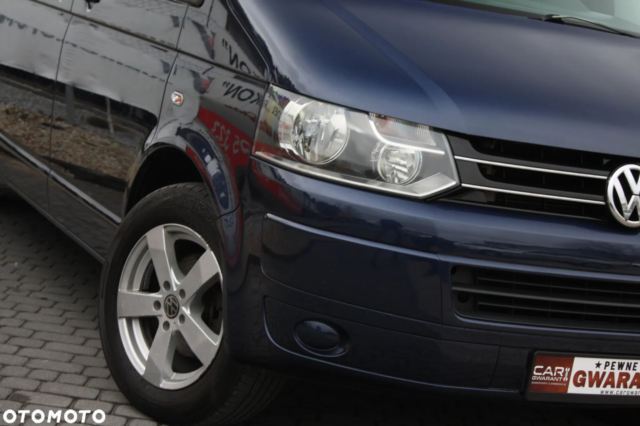 Volkswagen Caravelle - 2