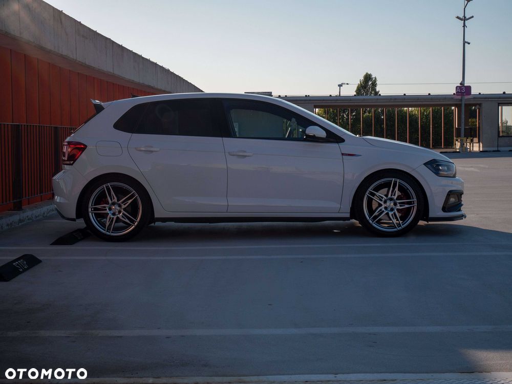 Volkswagen Polo - 4