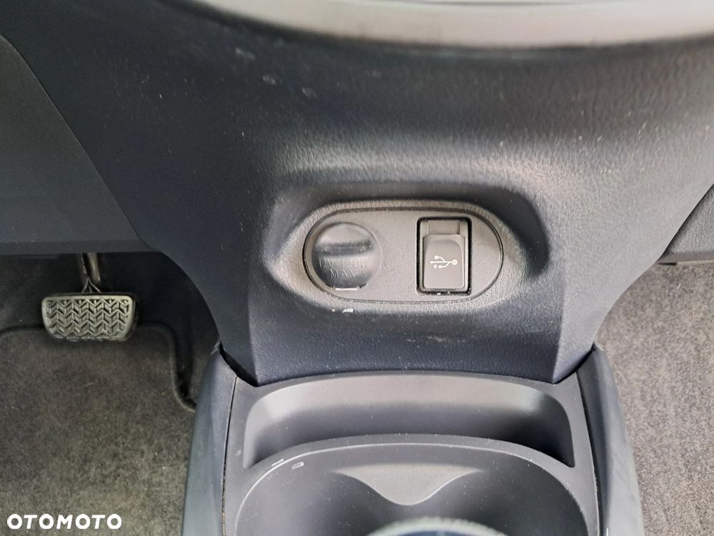 Toyota Yaris 1.5 Premium CVT - 18