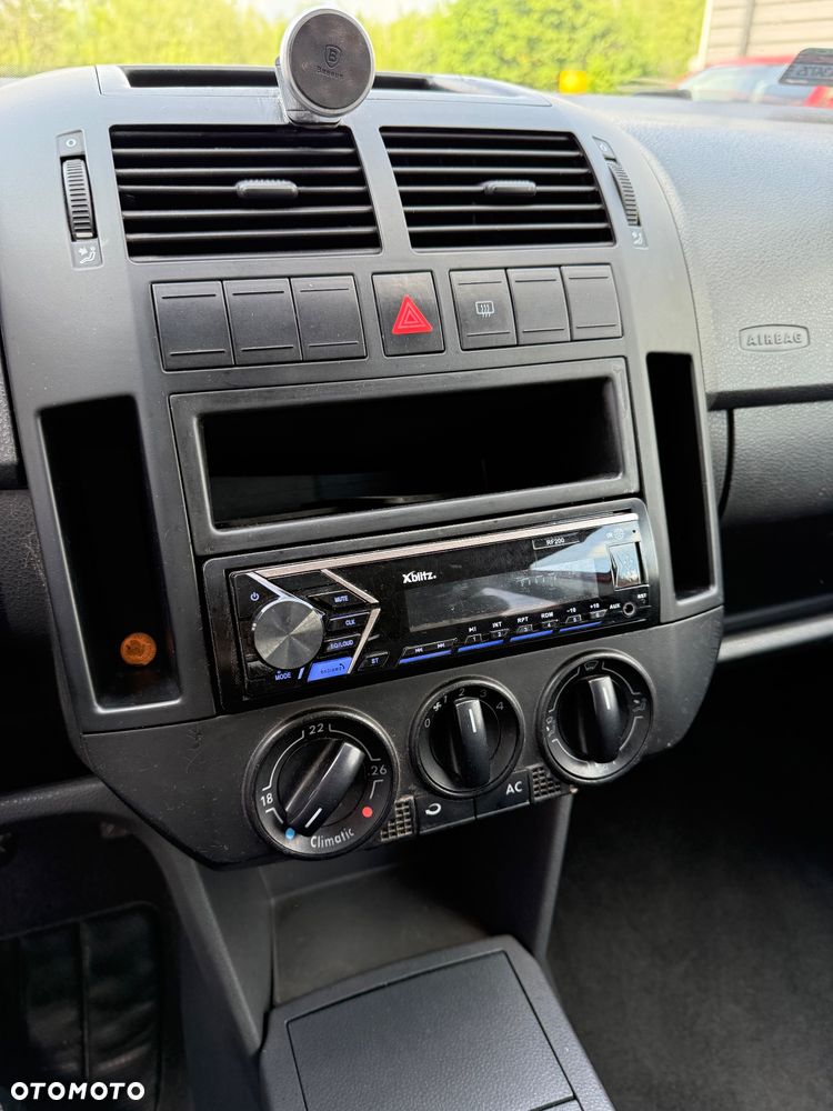 Volkswagen Polo 1.4 16V Sportline - 28
