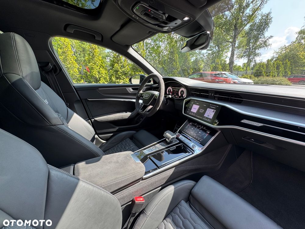 Audi RS6 Avant - 12