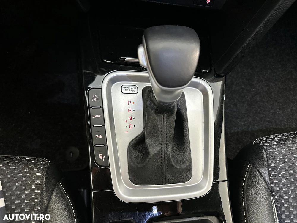 Kia XCeed - 16