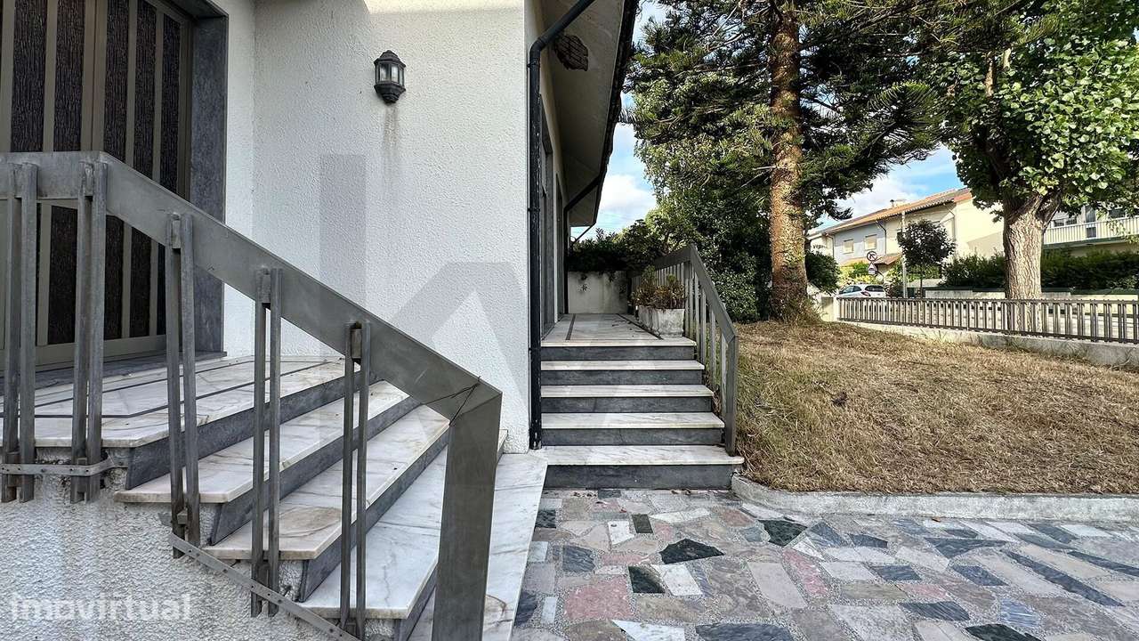 Moradia T5 em Leça da Palmeira - Grande imagem: 2/22