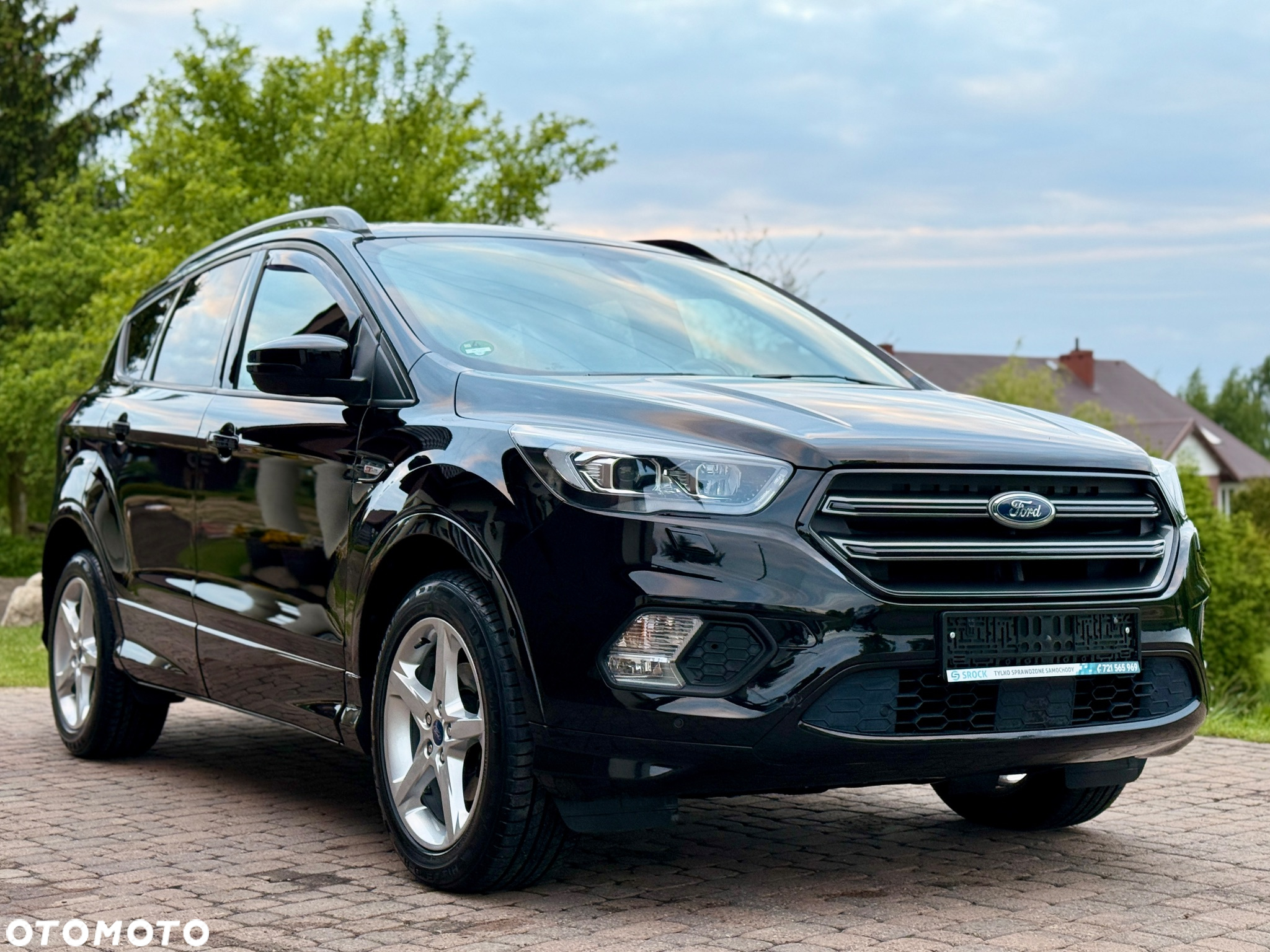 Ford Kuga 1.5 EcoBoost 2x4 ST-Line - 2