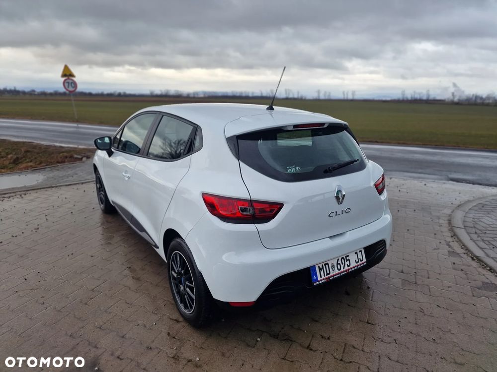 Renault Clio 1.2 16V 75 Limited - 15