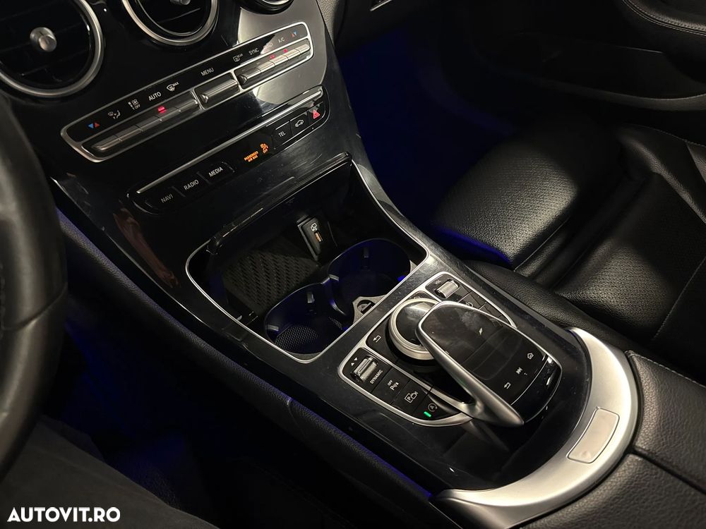 Mercedes-Benz C - 25