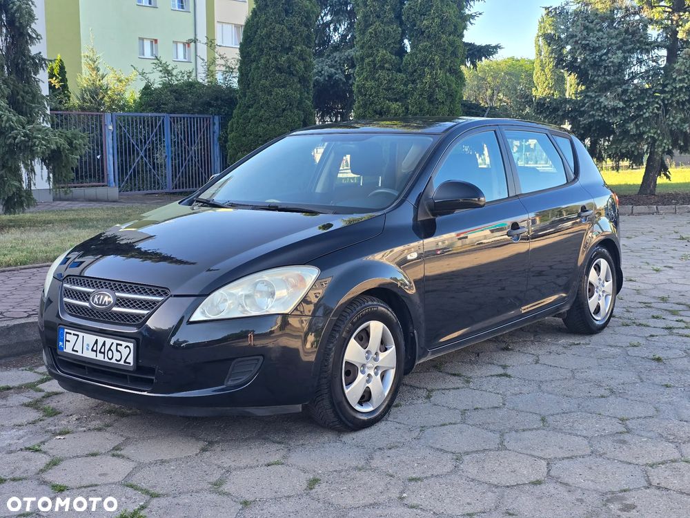 Kia Ceed - 1