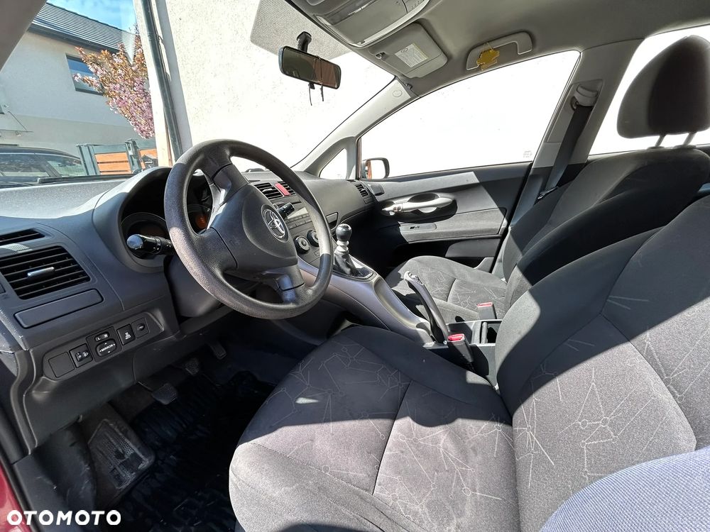 Toyota Auris 1.4 D-4D Luna - 8