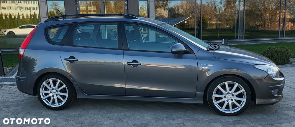 Hyundai i30 1.6 CRDi Base + - 4