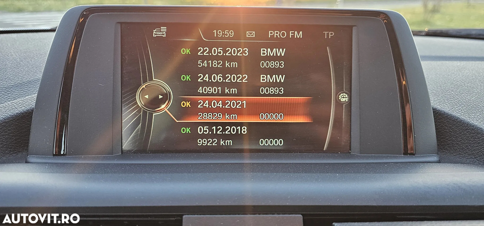 BMW Seria 1 118i - 4