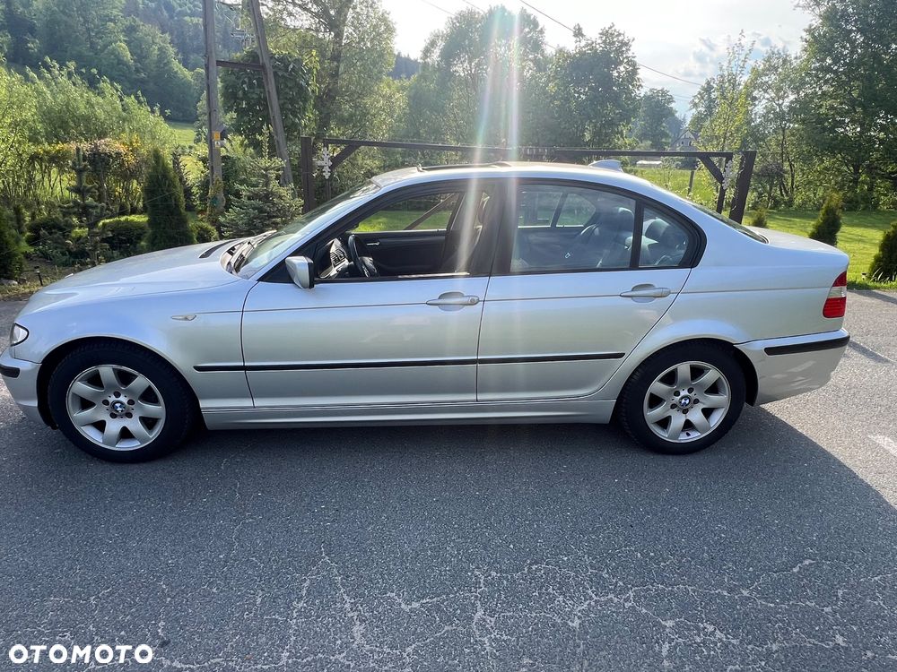 BMW Seria 3 318i - 4