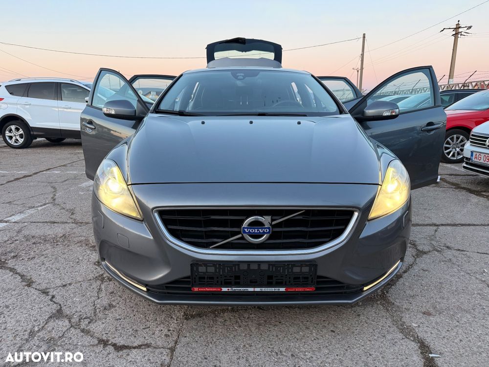 Volvo V40 D2 R Design - 12