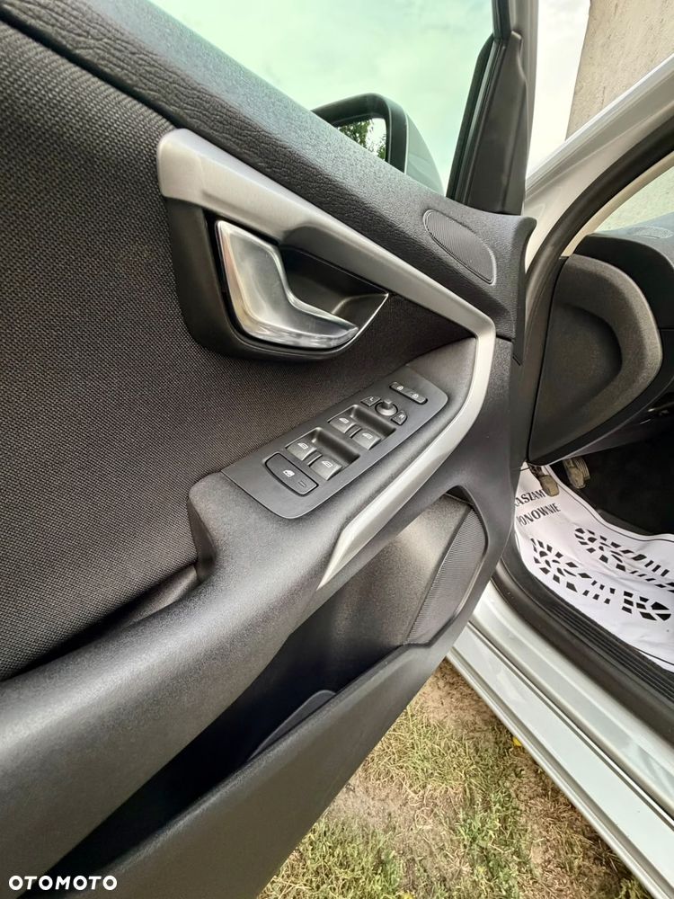 Volvo V40 D2 Kinetic - 6