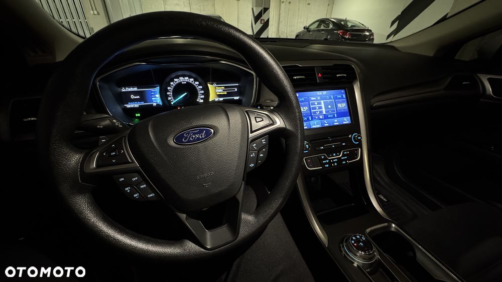 Ford Fusion - 13