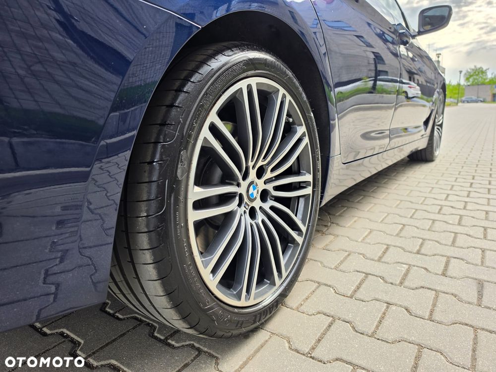 BMW Seria 5 530d Sport Line - 12