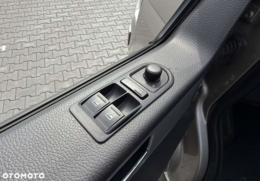 Volkswagen Multivan - 23
