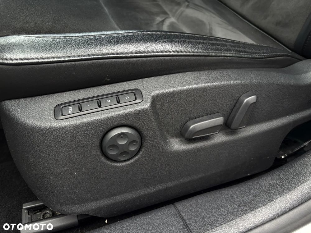 Skoda Superb 2.0 TDI Ambition DSG - 33