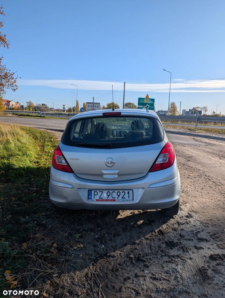 Opel Corsa 2011 photo 3