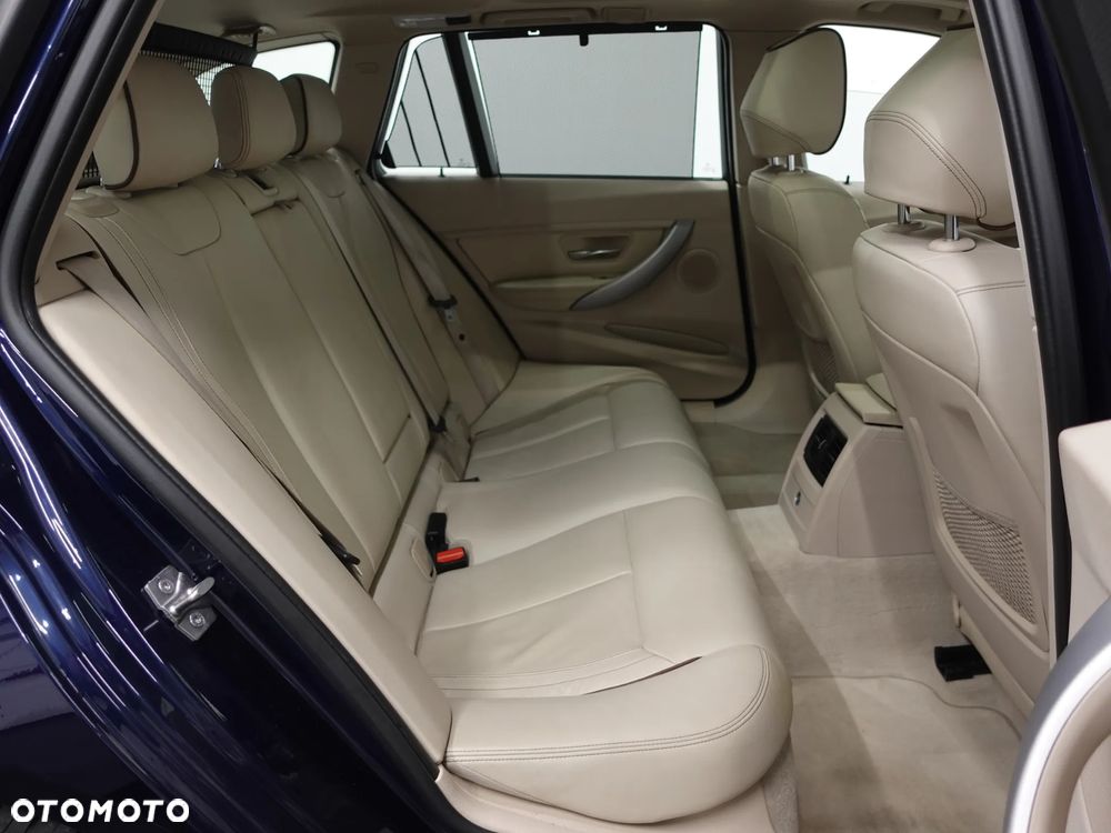 BMW Seria 3 - 27