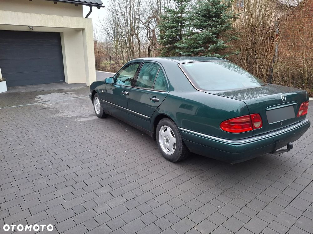 Mercedes-Benz Klasa E - 8