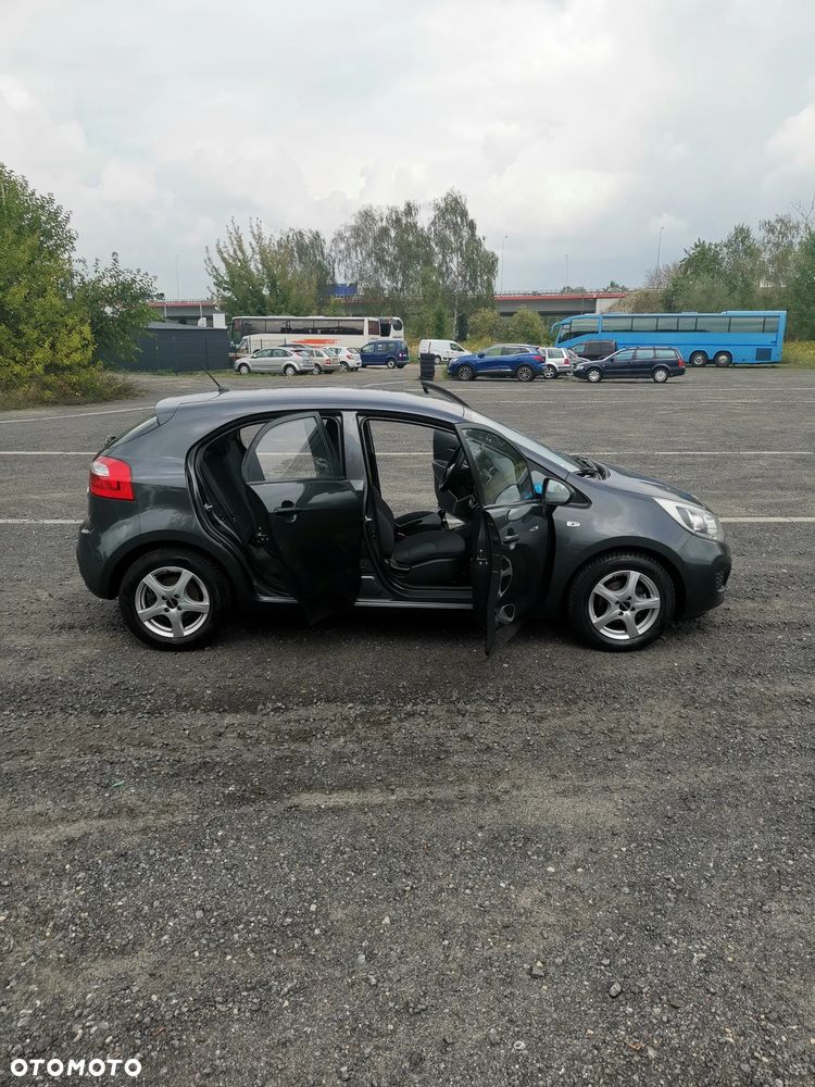 Kia Rio - 3