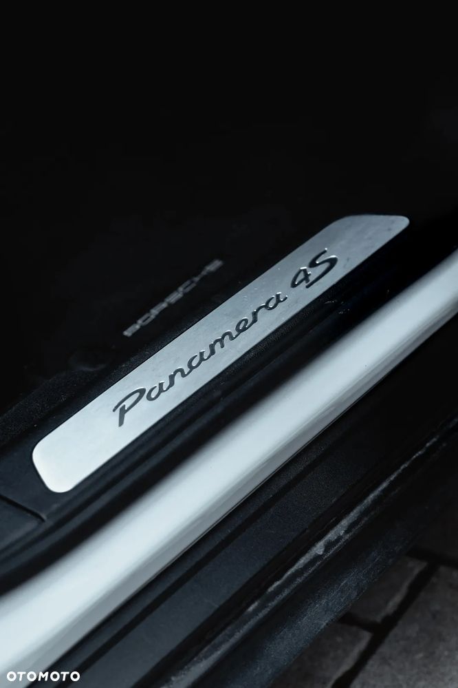 Porsche Panamera 4S - 18