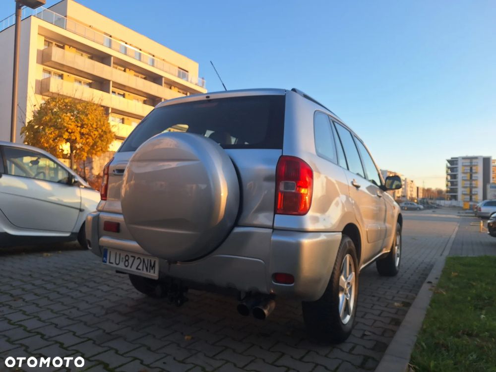 Toyota RAV4 2.0 VVT-i 4x4 - 4