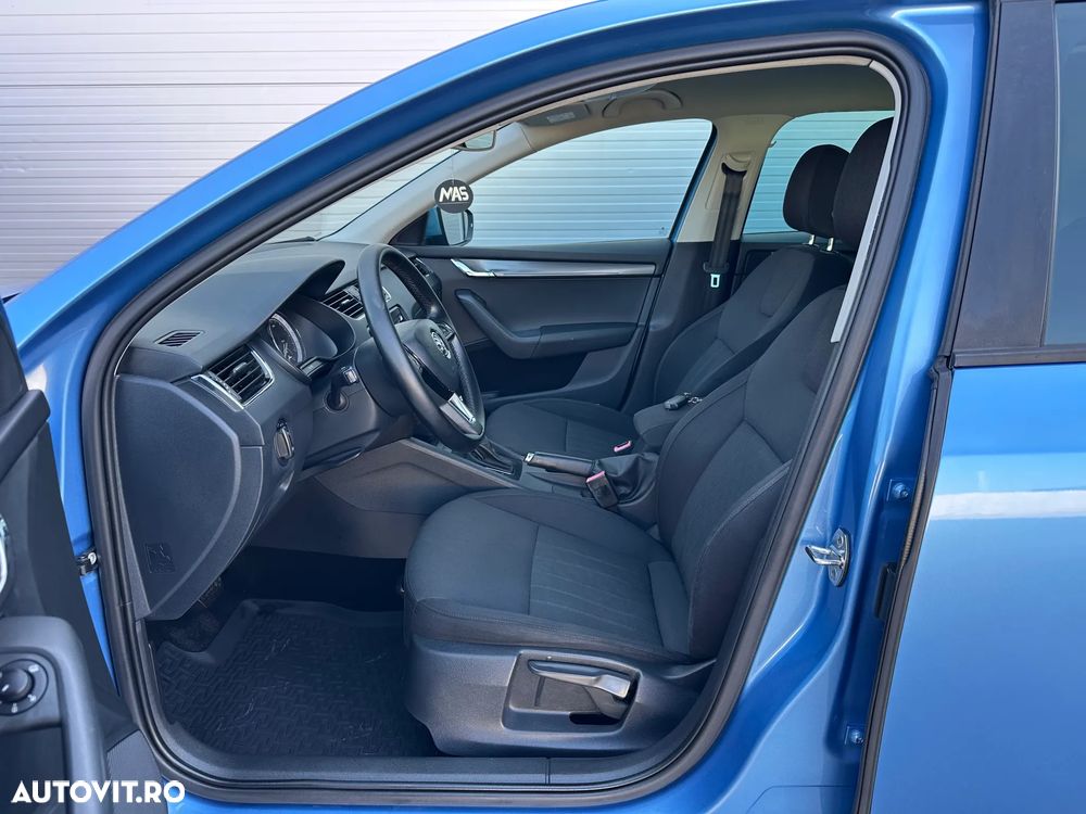 Skoda Octavia 2.0 TDI DSG Style - 6