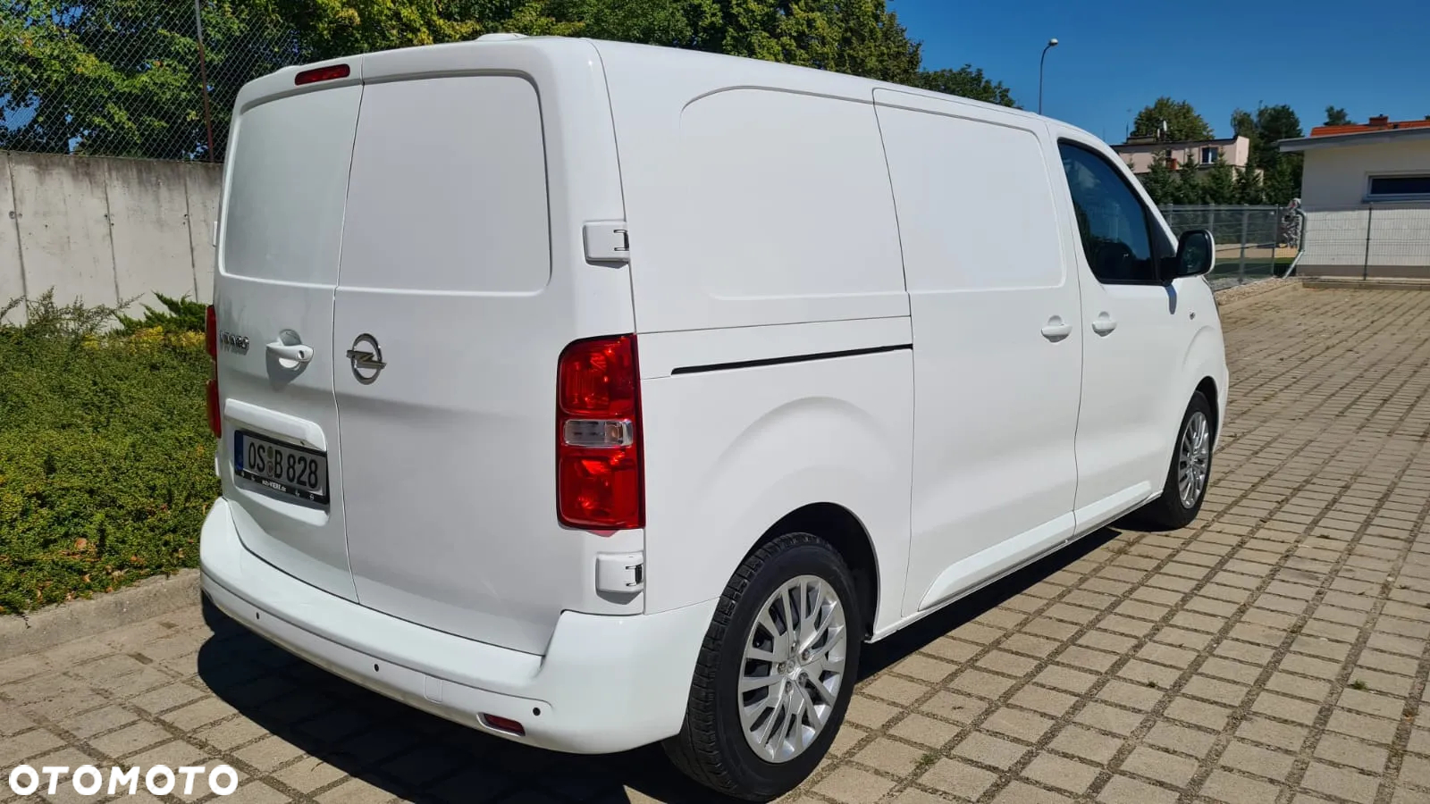 Opel Vivaro - 11