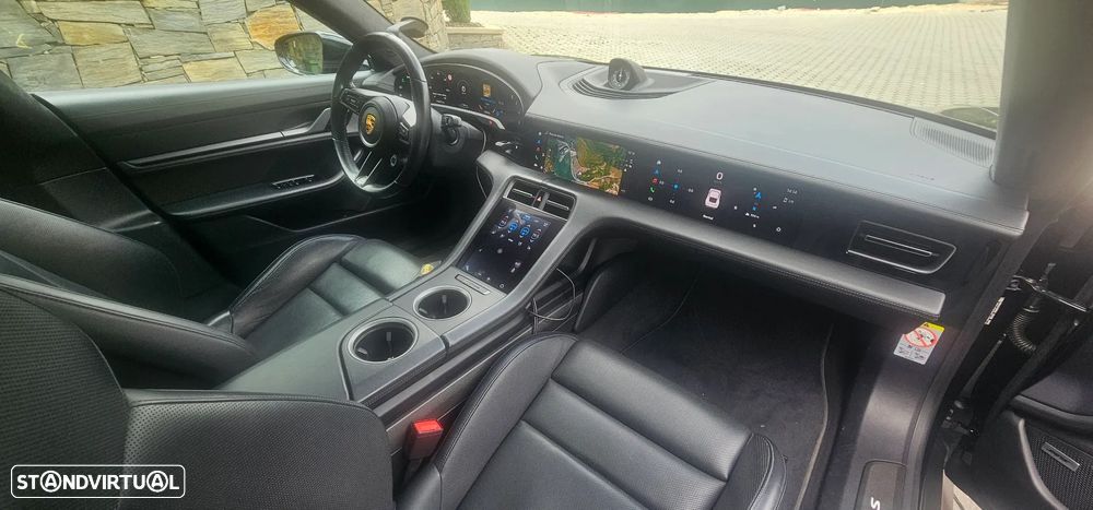 Porsche Taycan Turbo S - 13