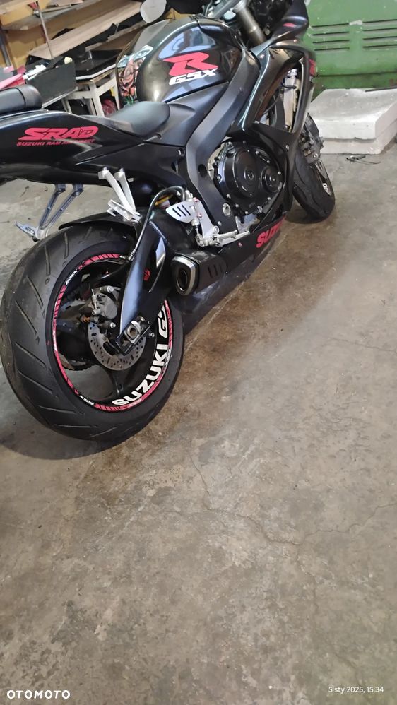 Suzuki GSX-R - 6