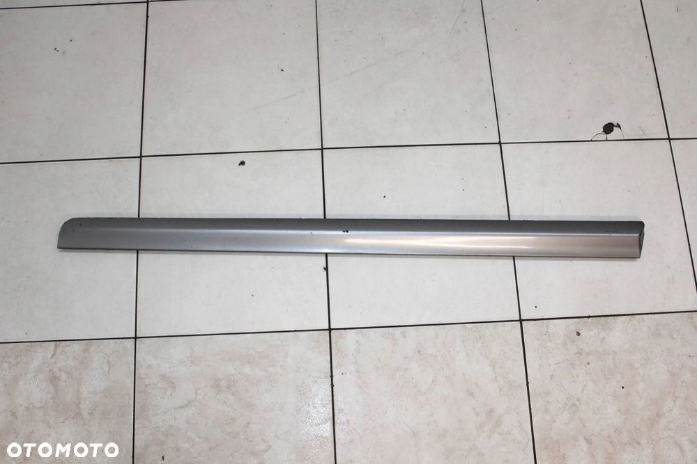 LISTWA DRZWI PRZEDNICH PRAWY PRZÓD AUDI A4 B6 B7 S-LINE LY7Q