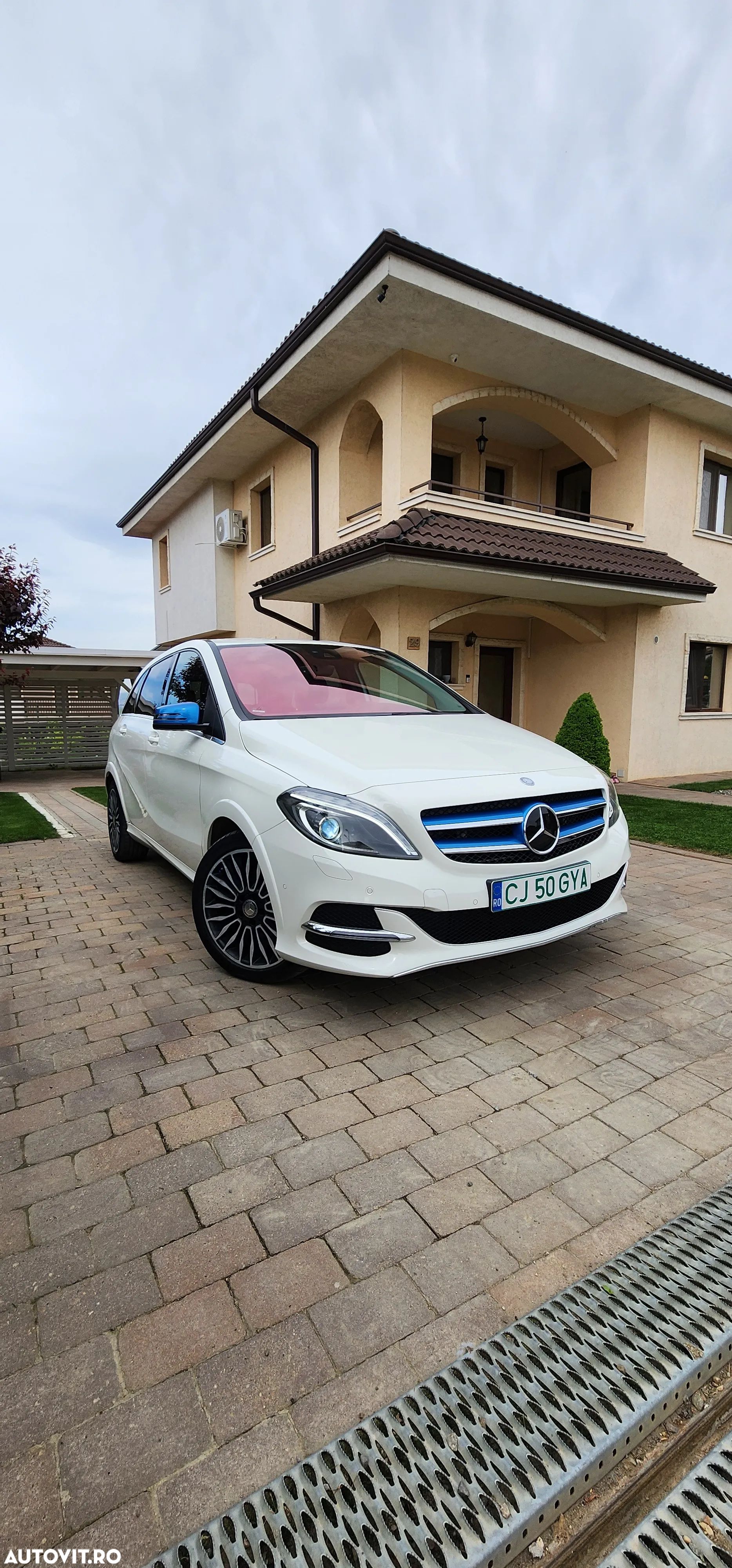 Mercedes-Benz B - 1