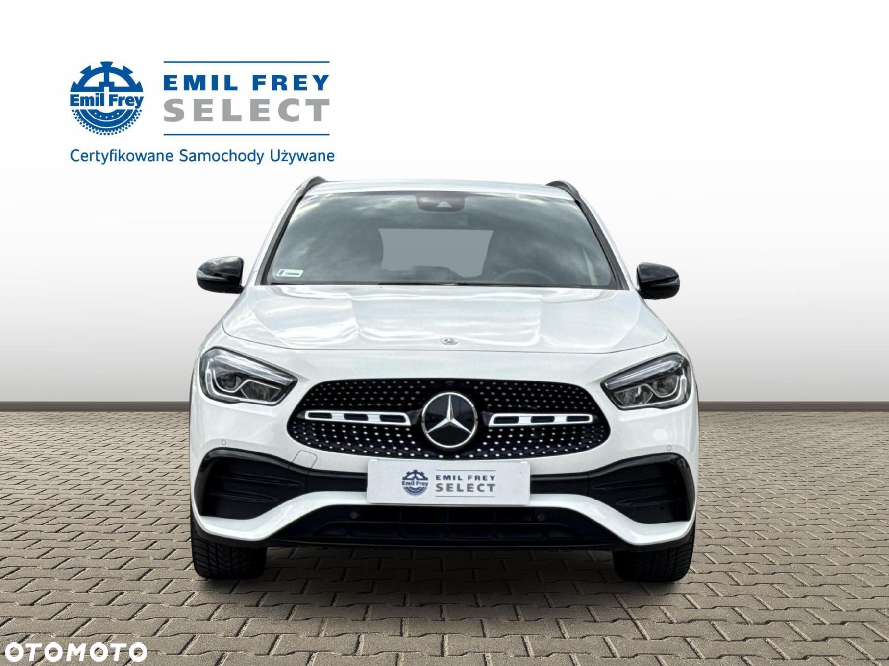Mercedes-Benz GLA - 8