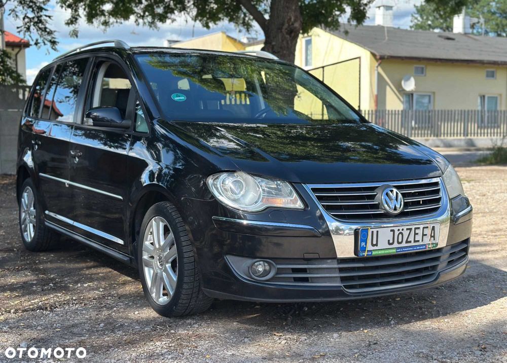 Volkswagen Touran - 1