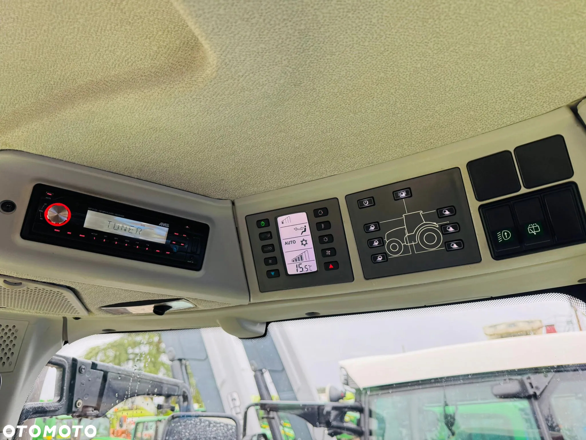 Claas Axion 810 CEBIS - 9