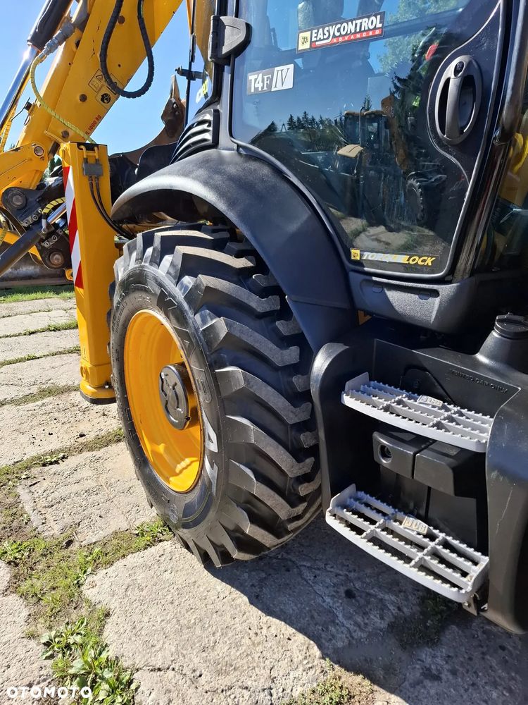 JCB 4CX - 11